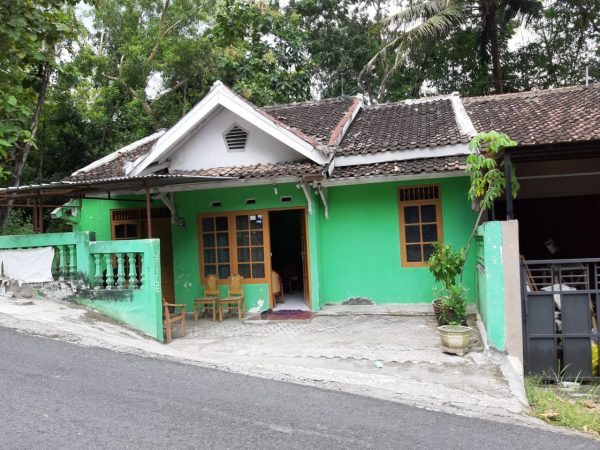 Dijual Rumah Pinggir Jalan Aspal di daerah Gamping Yogyakarta